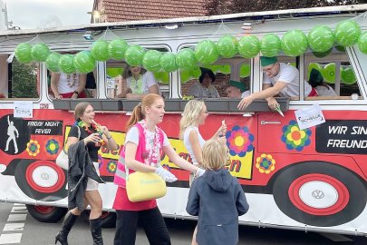 Fest der 1000 Laternen - Festumzug Teil 1 - Bild 4