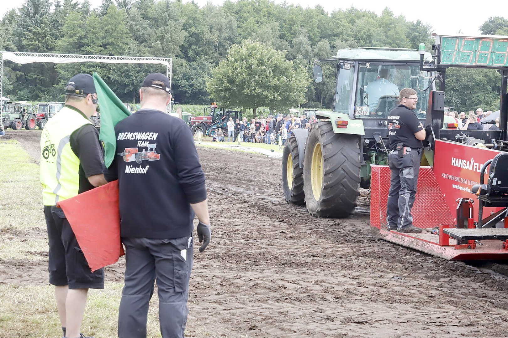 Traktorpulling in Wittensand - Bild 1