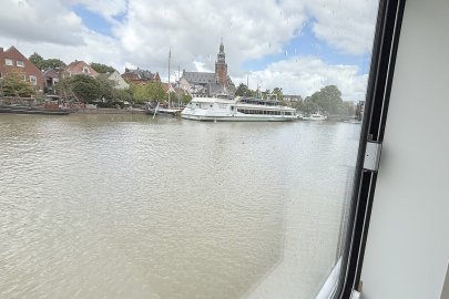Flusskreuzer dreht Runde im Leeraner Hafen - Bild 4