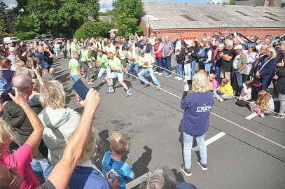 Tauziehwettbewerb am Alten Hafen in Weener - Bild 4