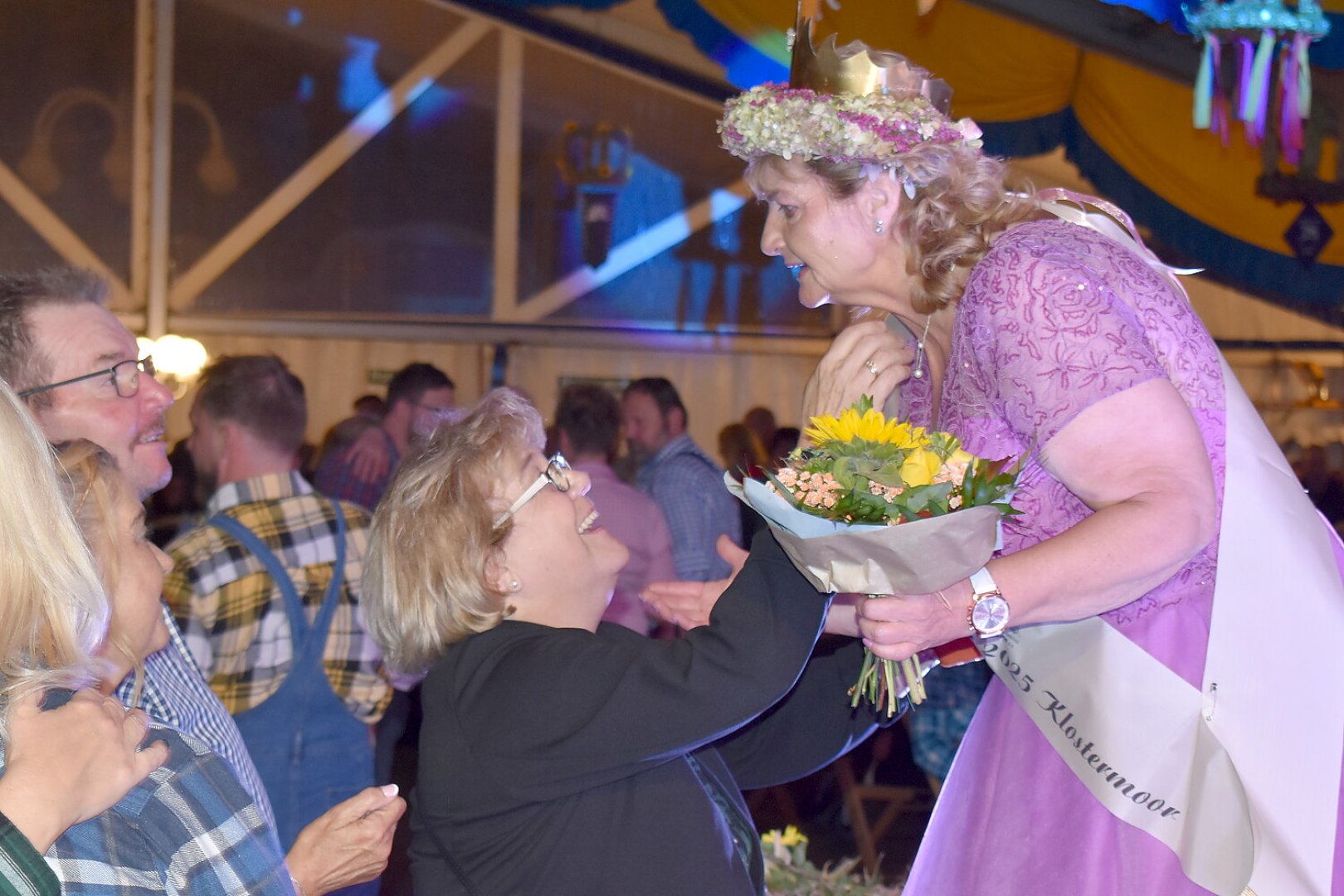 Die Wahl der Erntekönigin von Klostermoor - Bild 1