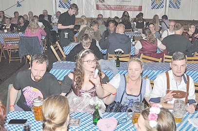 O'zapft is bei den Schützen in Warsingsfehn - Bild 3