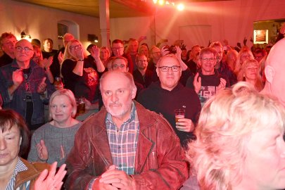 "Dirty Deeds" traten in Marienheil auf - Bild 3