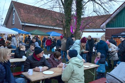 Pixxen bringt Weihnachtsstimmung nach Neukamperfehn - Bild 2