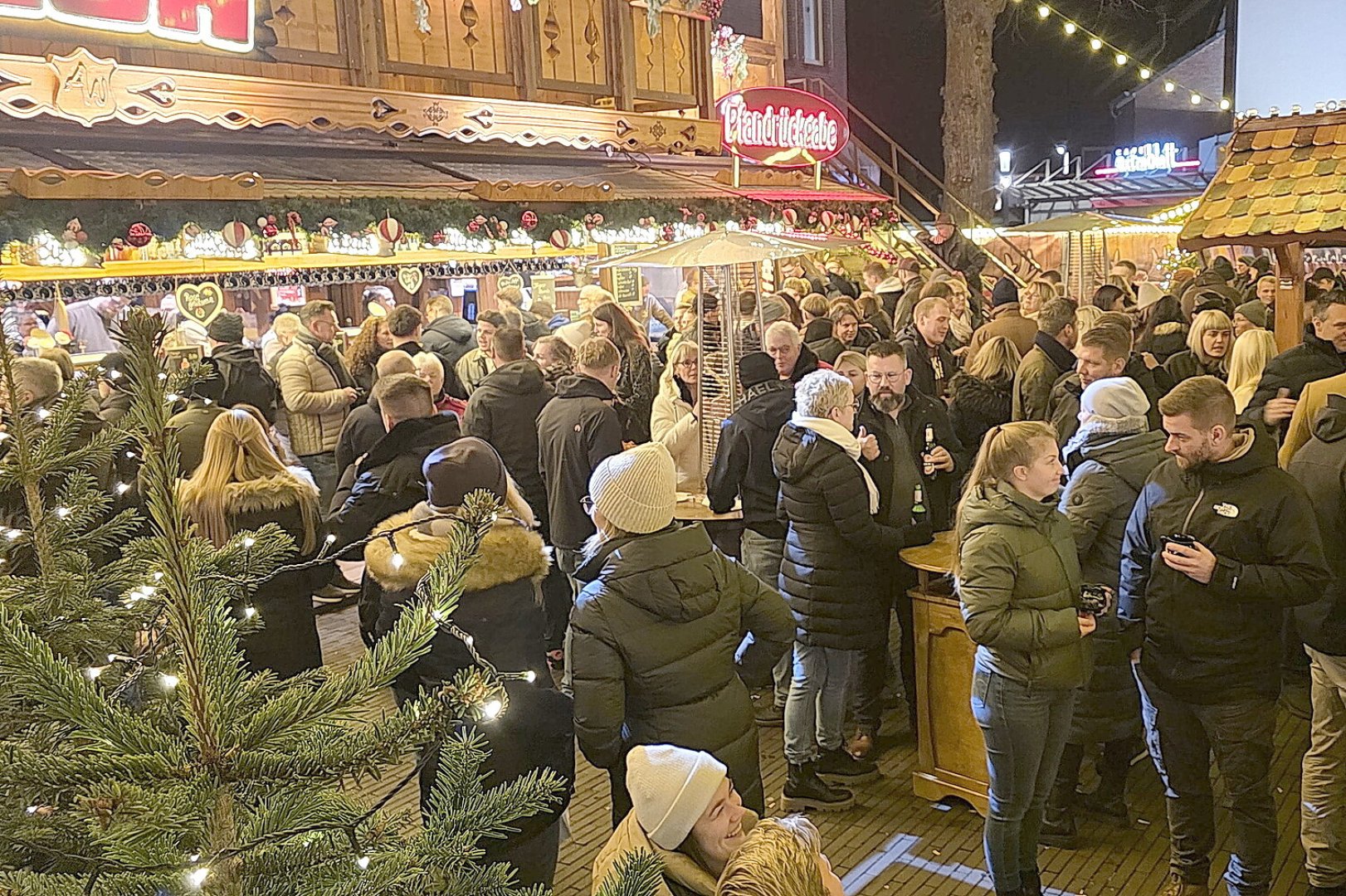 Lange Einkaufsnacht am 1. Adventssamstag in Leer - Bild 1