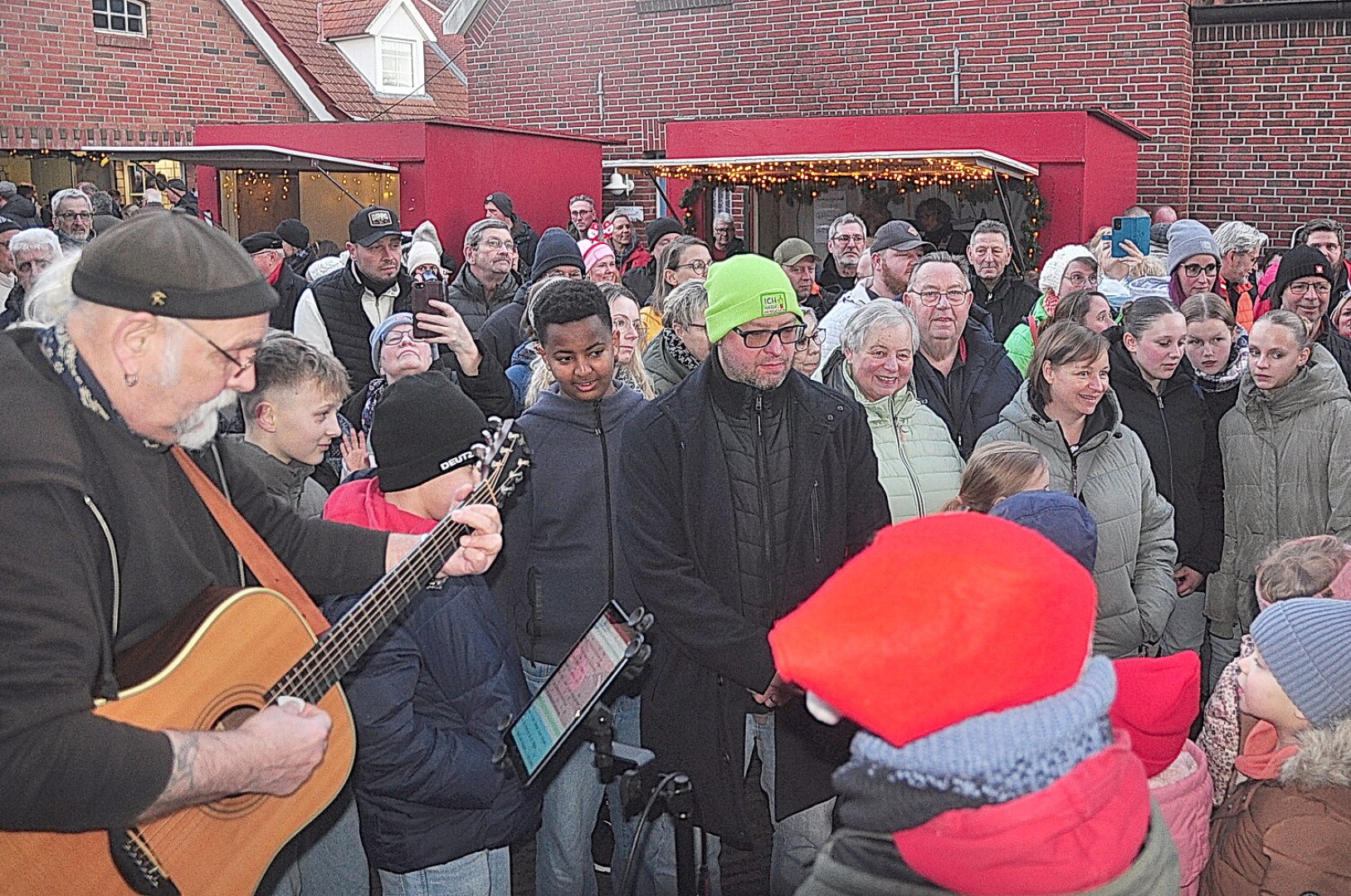 Weihnachtsmarkt in Ditzum - Bild 1