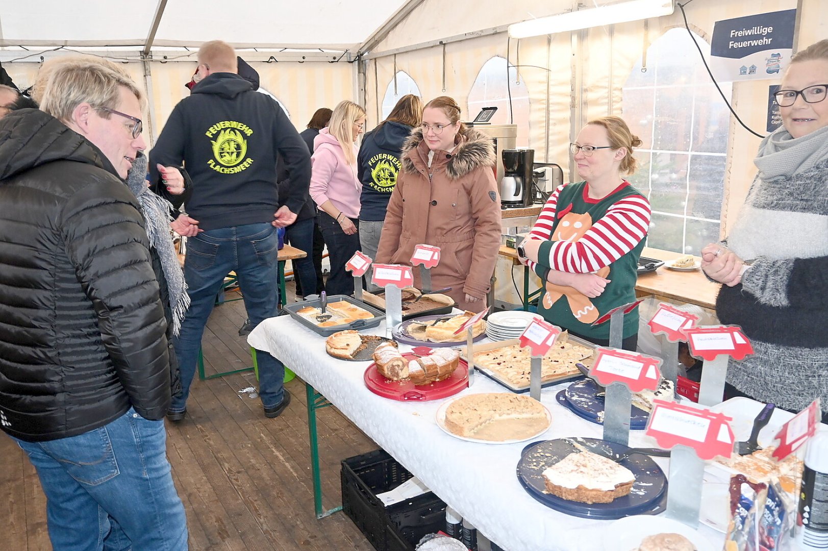 Weihnachtsmarkt in Flachsmeer - Bild 1