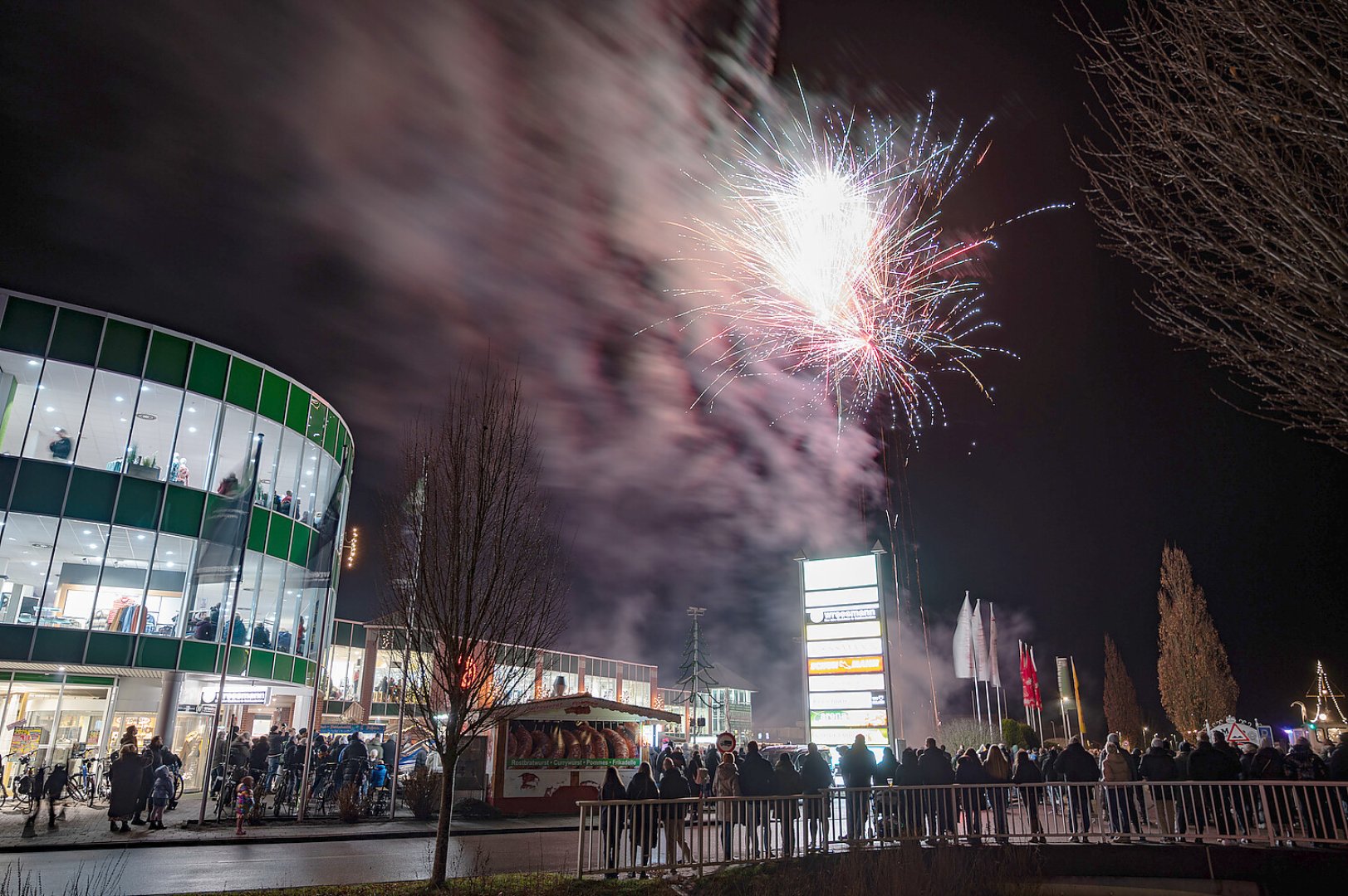 Feuerwerksshow in Ostrhauderfehn - Bild 10