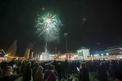 Feuerwerksshow in Ostrhauderfehn - Bild 12