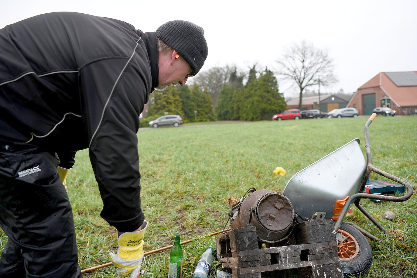 Karbidschießen in Holtland - Bild 1