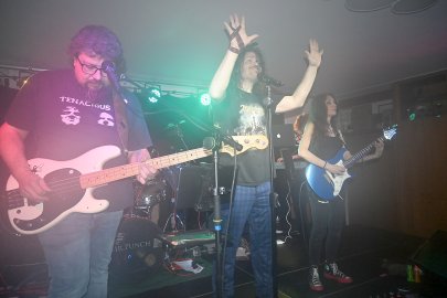 Die italienische Musikband Mr. Punch überzeugte in Rhauderfehn - Bild 2