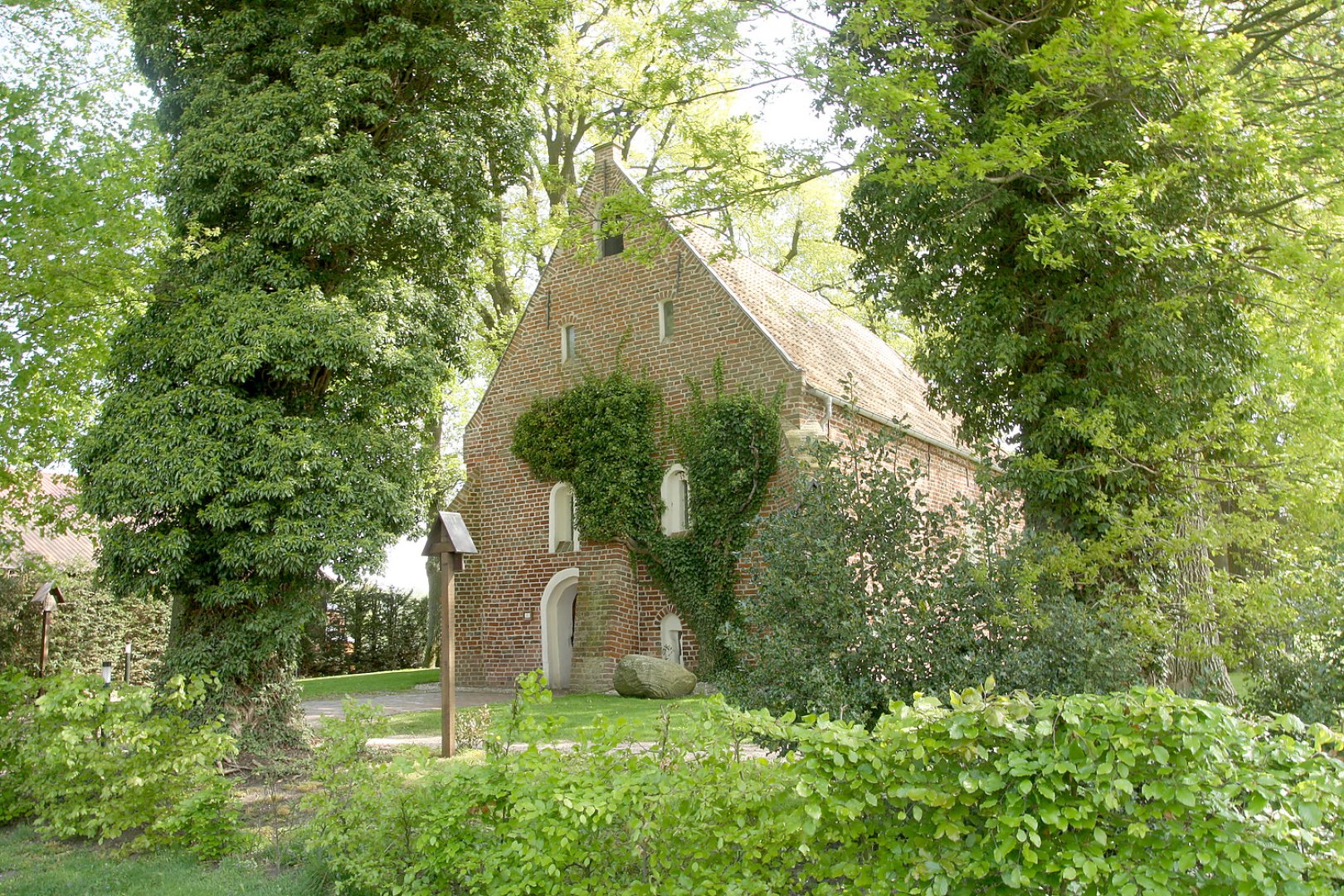 Die Johanniter-Kapelle in Bokelesch - Bild 1