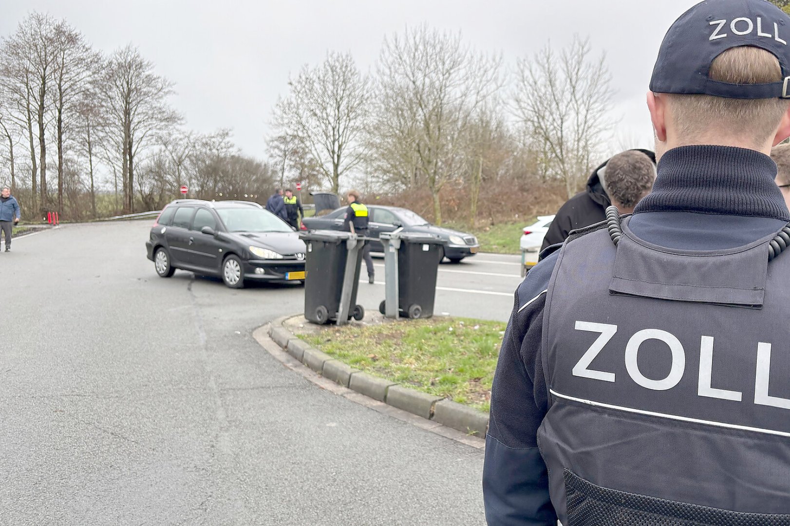 Großkontrolle auf dem Parkplatz Rheiderland - Bild 1