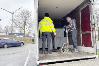 Großkontrolle auf dem Parkplatz Rheiderland - Bild 2
