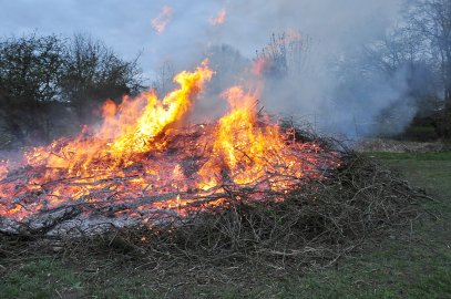 Osterfeuer in Leerort - Bild 2