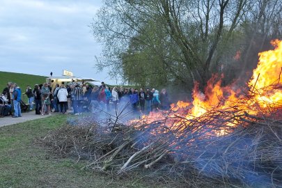 Osterfeuer in Leerort - Bild 3