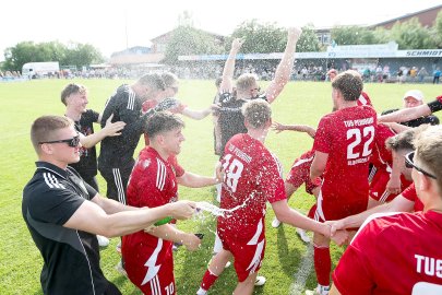 TuS Pewsum feiert Bezirksliga-Titel - Bild 3