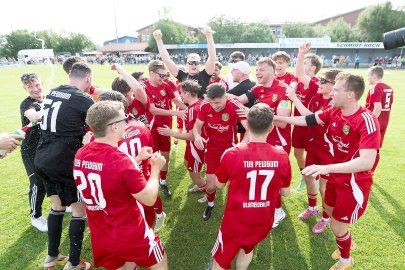 TuS Pewsum feiert Bezirksliga-Titel - Bild 4