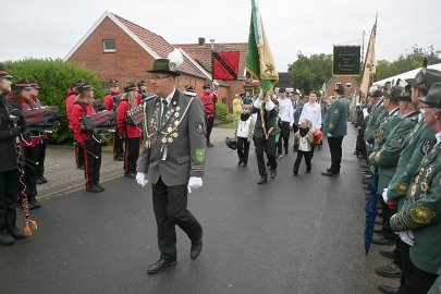 Schützenumzug durch Flachsmeer - Bild 3