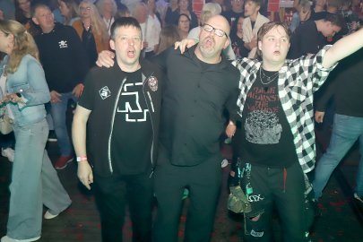 Ausgelassene Stimmung bei „E’fehn rockt“  - Bild 4