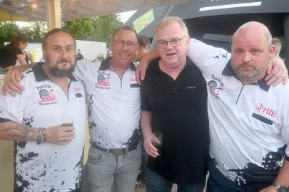 Rhauderfehn feiert den 2:1-Sieg: 64 Bilder vom Public Viewing - Bild 3