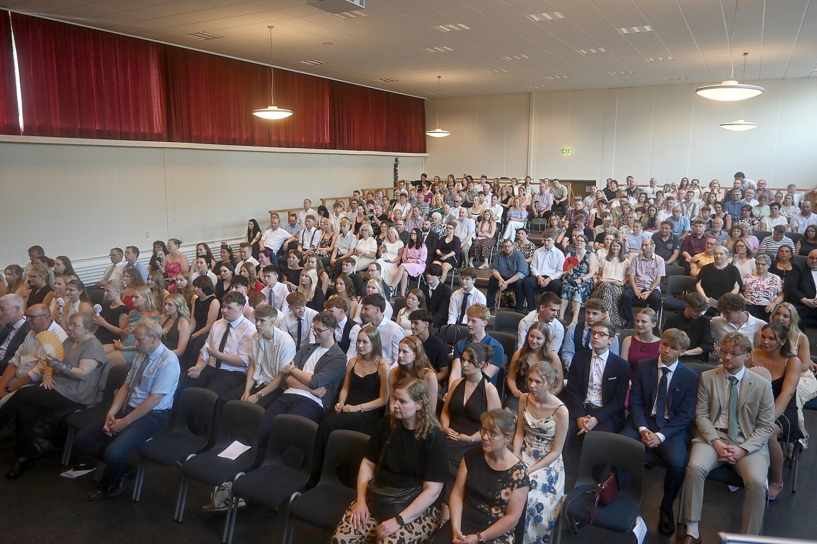 Entlassfeier am AWG in Rhauderfehn - Bild 1