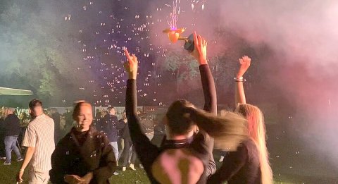 Bilder von der Dorfjugendfete in Uplengen - Bild 3