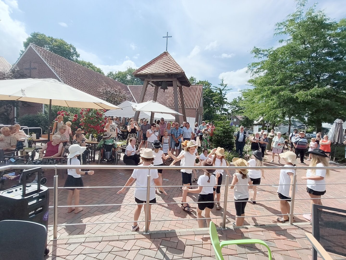 Sommerfest von Seniorenzentrum und Diakoniestation - Bild 1