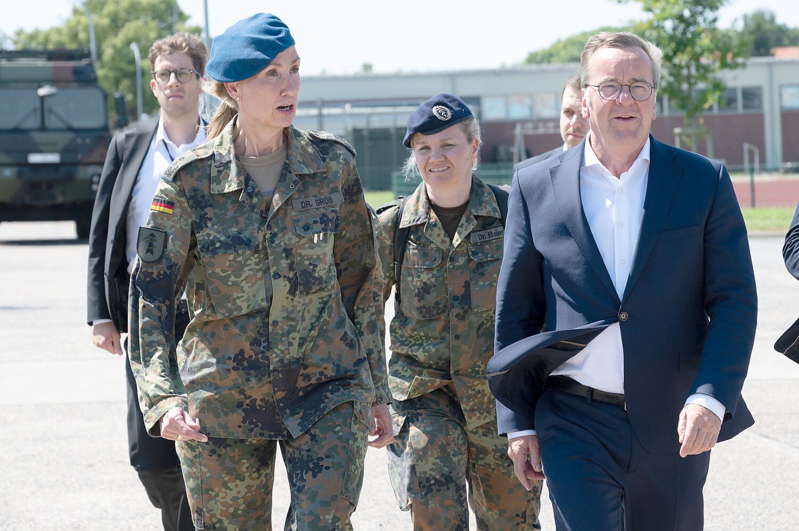 Boris Pistorius besucht Evenburg-Kaserne - Bild 1