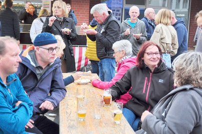 Sommerabend beim Rathaus in Moormerland wieder gut besucht - Bild 3