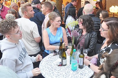 Freitagabend auf dem 25. Weinfest in Leer - Bild 4