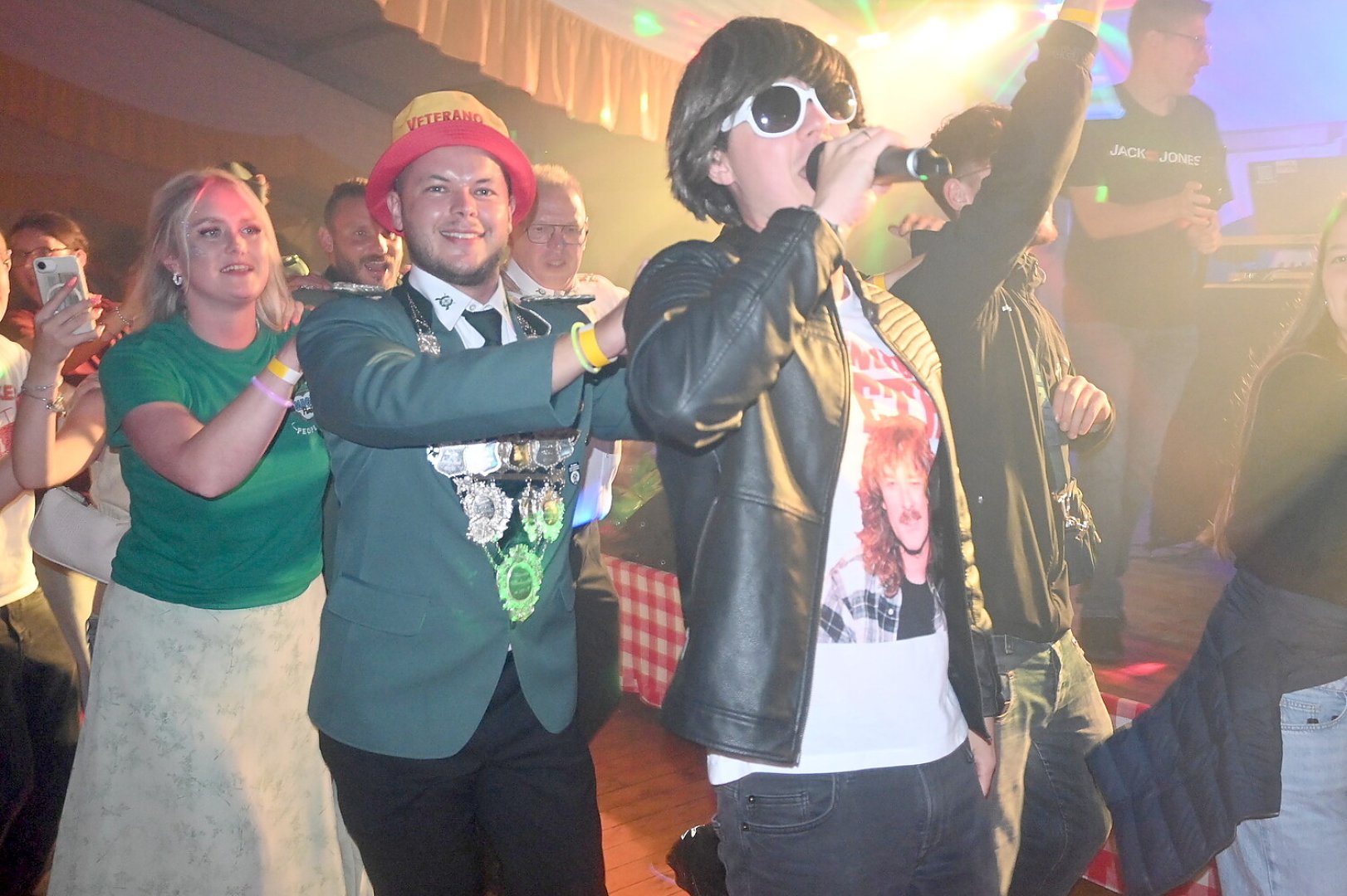 Schützenfest in Völlenerkönigsfehn - Bild 1