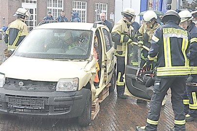 Blaulichttag in Leer - Bild 2