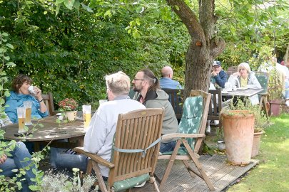 Weinmatinee – viele Gäste in Holte - Bild 2