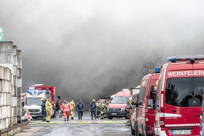 Großeinsatz für die Feuerwehren in Leer - Bild 4