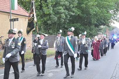 So hat das Schützenfest in Loga begonnen - die Bilder - Bild 3