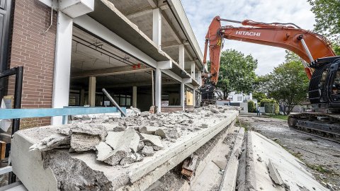 Abriss des alten Rathauses in Moormerland - Bild 2