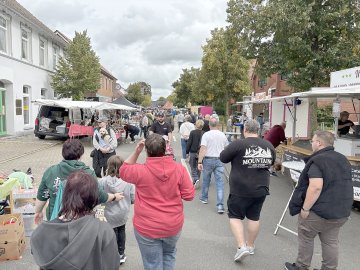 Schnäppchenjäger kamen in Ihrhove auf ihre Kosten - Bild 2