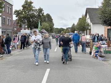 Schnäppchenjäger kamen in Ihrhove auf ihre Kosten - Bild 4