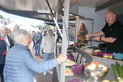 Hollandmarkt in Rhauderfehn lockte viele Gäste - Bild 2