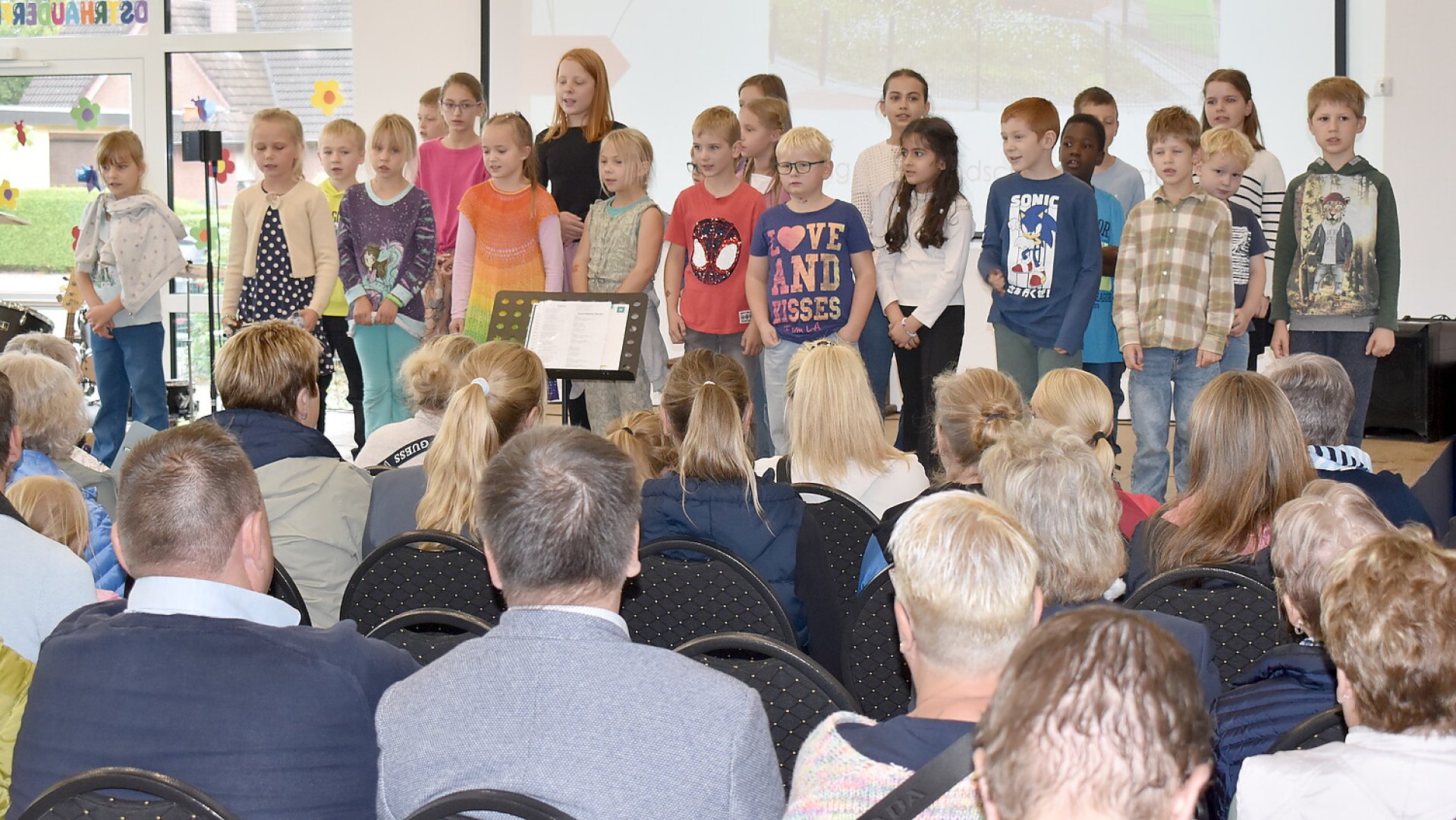 Grundschule in Ostrhauderfehn eröffnet - Bild 1