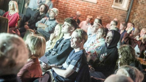 Kennzeichen, Drohnen und Beckenböden - Pecha Kucha in Leer - Bild 3