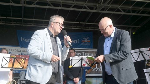 Viele Besucher feiern Jubiläums-Buurnmarkt in Ihrenerfeld - Bild 3