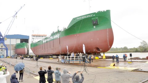 Stapellauf im Leeraner Hafen - Bild 2
