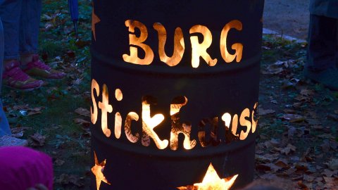 Feuershow an der Burg Stickhausen - Bild 3
