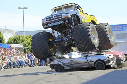 Monstertruck-Show in Leer - Bild 2