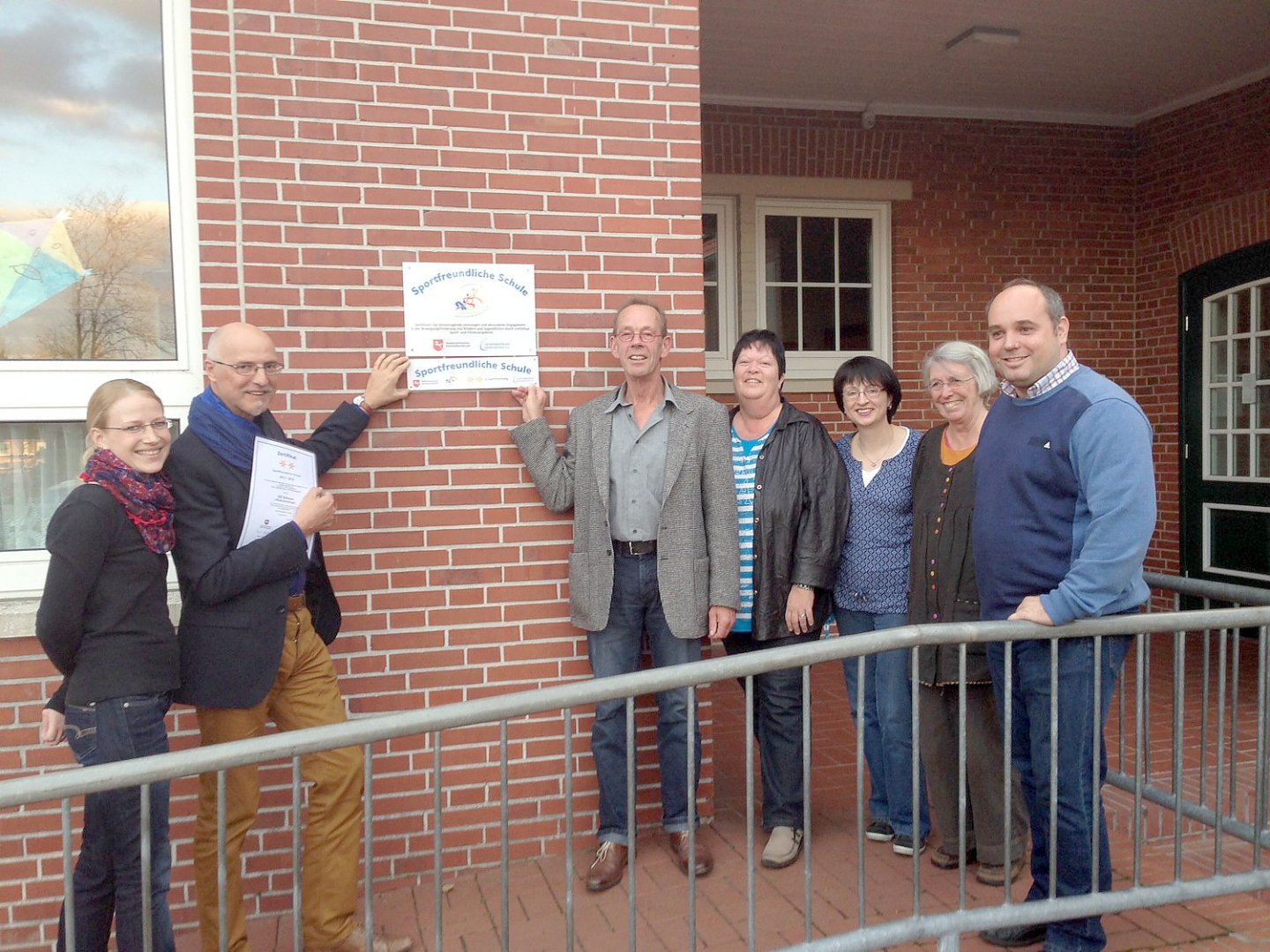Ihrhover Grundschule bei Sport und Singen vorn - Bild 1