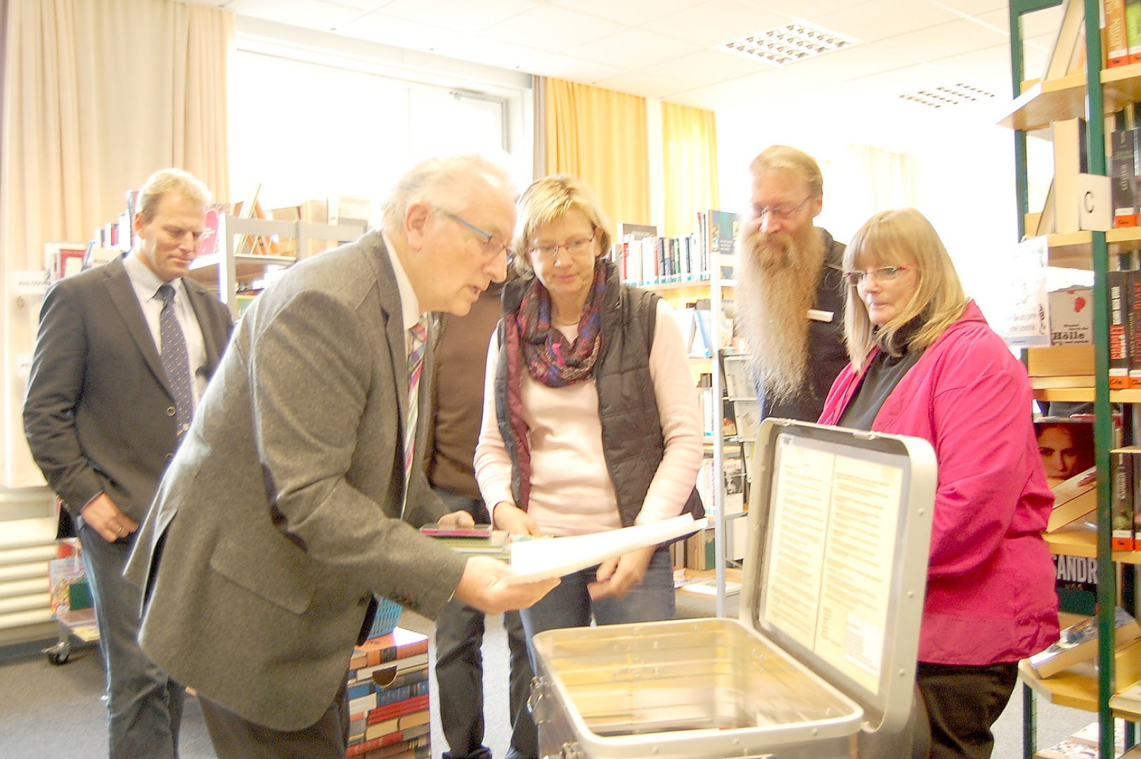 Plattdeutsche Bücherkiste aufgestockt - Bild 1