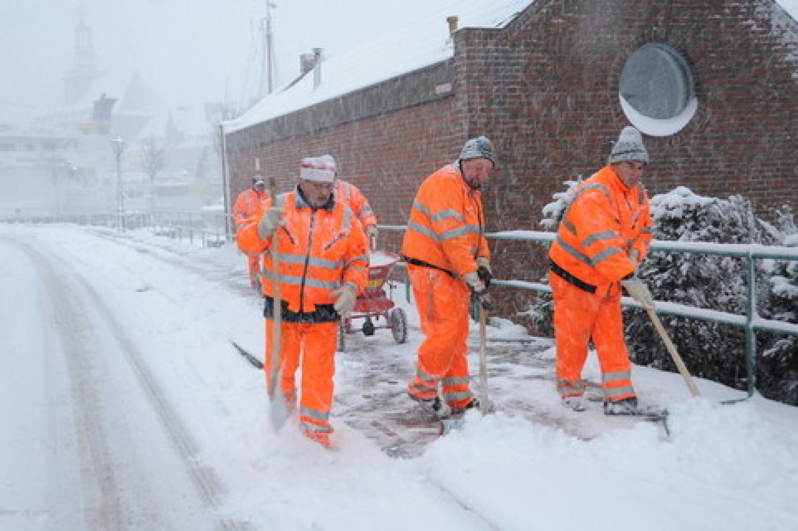 Schnee in Ostfriesland II - Bild 1