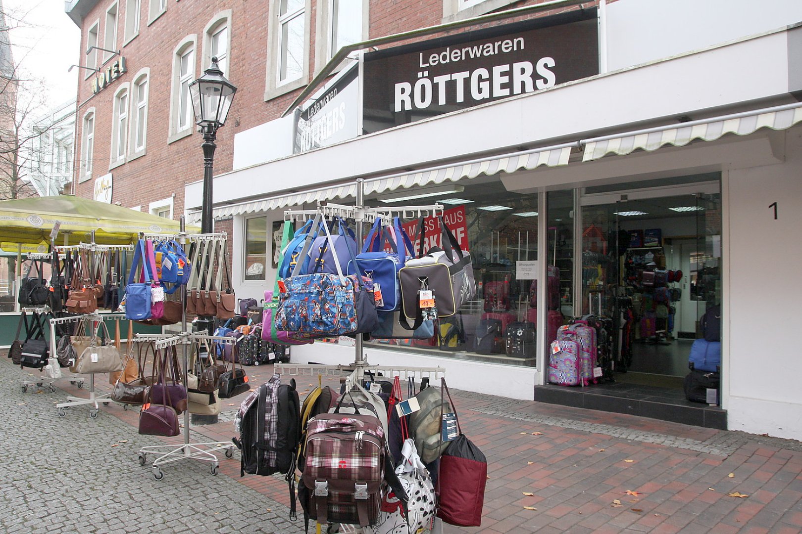 Lederwaren Röttgers in Papenburg schließt - Bild 1